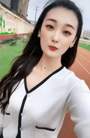 娱乐吃瓜群众陈亚男,娱乐界的“吃瓜群众”传奇