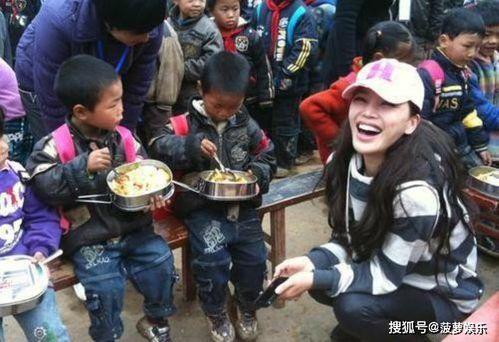 到处逛的娱乐圈吃瓜人,跟随潮流，畅游八卦盛宴