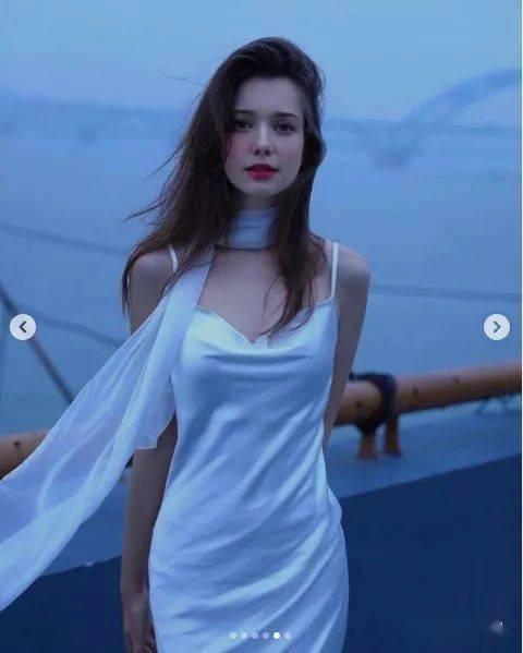 酒窝小姐姐爆料伊娃视频,真相令人震惊！