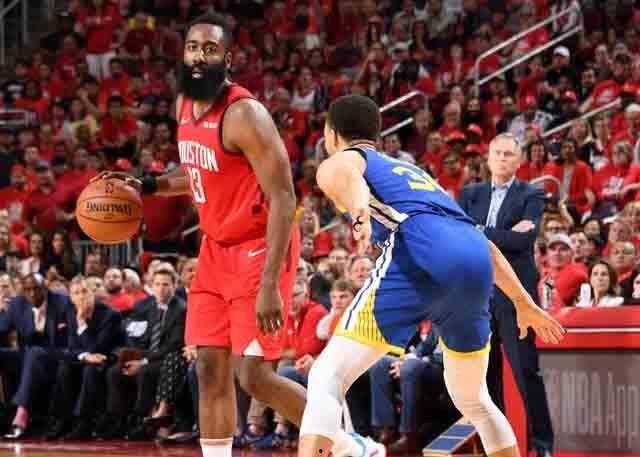 记者爆料哈登视频播放,精彩瞬间回顾与幕后故事揭秘