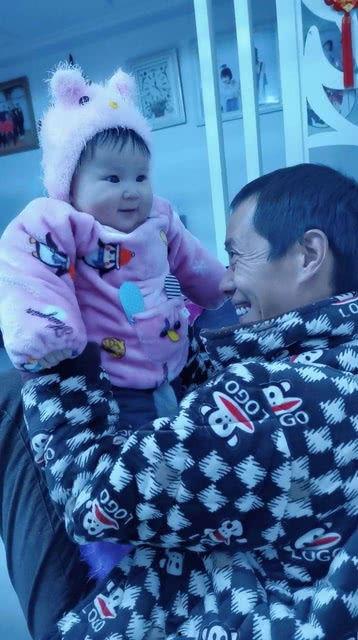 小宝爆料爸爸视频播放全集,爸爸视频播放全集幕后故事大揭秘