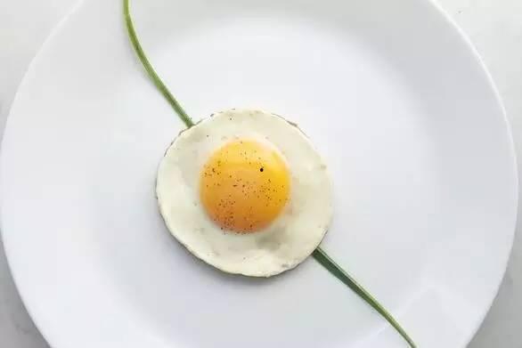 娱乐圈吃瓜酱荷包蛋,荷包蛋事件引发热议，吃瓜群众纷纷围观！